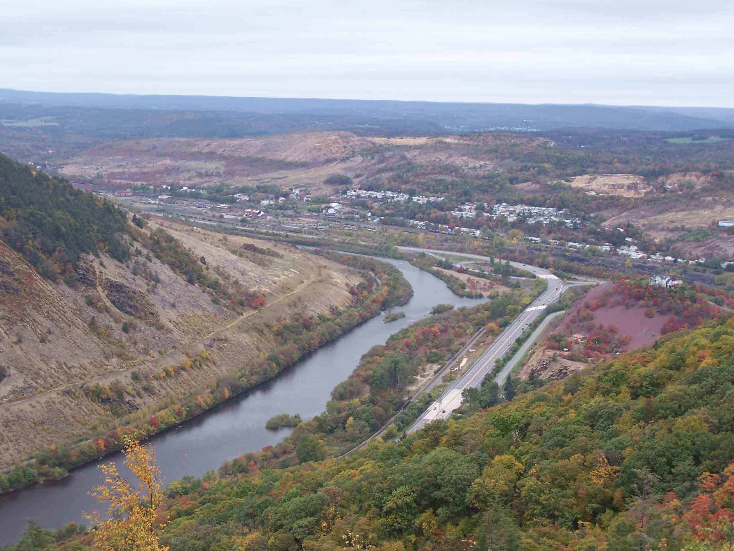 mm 19.5: View of Lehigh Gap. Courtesy at@rohland.org